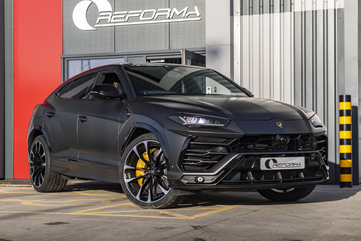 Lamborghini Urus De-Wrap Satin Black - Reforma UK